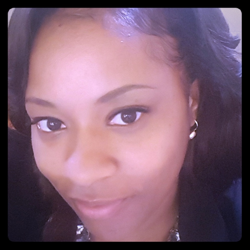 Meet your Posher, Monesha